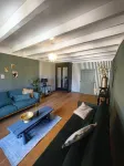 Charming 1818 Farmhouse Retreat with Private Pool in Pensol - สระว่ายน้ำส่วนตัว