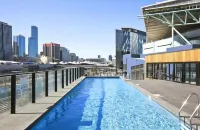 Harbour View Apartment With Pool & Gym - 3-Star