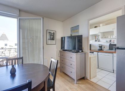 GuestReady - Bright Comfort Near St-Michel
