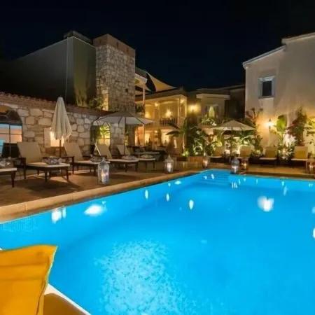 Marge Hotel (Adults Only 12+)