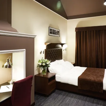 11 Hotel & Garden (11 отель и сад)