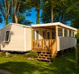Charming Bungalow in Saint-Jean-de-Monts with Private Entrance
