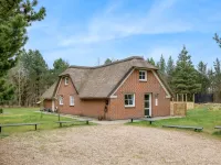 "Dorris" - 4.3km from the Sea - Swimmingpools