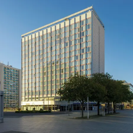 Barceló Dresden Newa Отели рядом с достопримечательностью «Мост «Голубое чудо»»