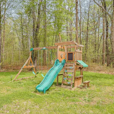 Woodsy + Secluded! Amish Country Retreat in Hartly