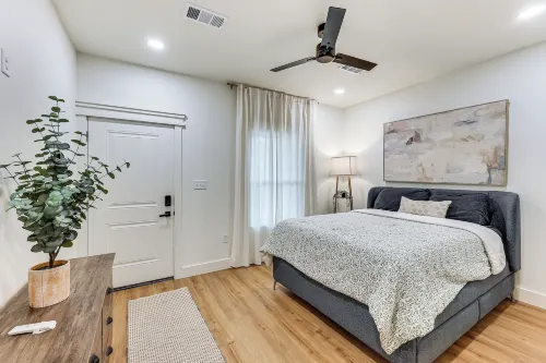 Near Trails & Town! Newly Built Mena Retreat