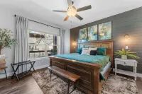 Green Wood Getaway for 18