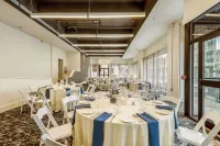 New Bedford Harbor Hotel, Ascend Hotel Collection - Parking