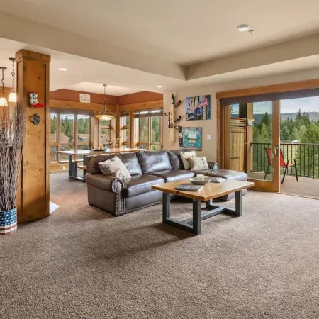 Top Floor Views w Hot Tub Golf Course