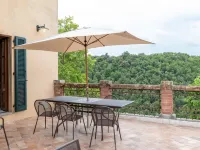 Tuscanflat Castle Hotels in Sinalunga