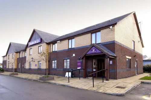 Premier Inn Blackpool Airport - parking