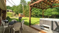 Hoot N Holler 5 Bedroom Chalet
