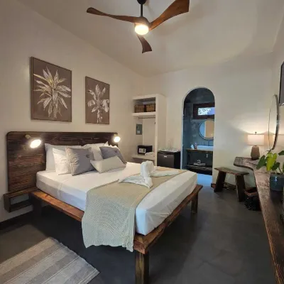 Jungle Cocoon Hotels near Caye Caulker Airport