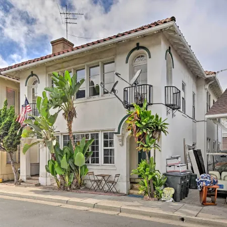 Sunny Catalina Island Home - Steps to Avalon Bay!