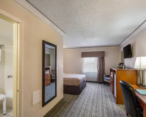 Quality Inn & Suites Kansas City - Independence I-70 East Hotels in Independence