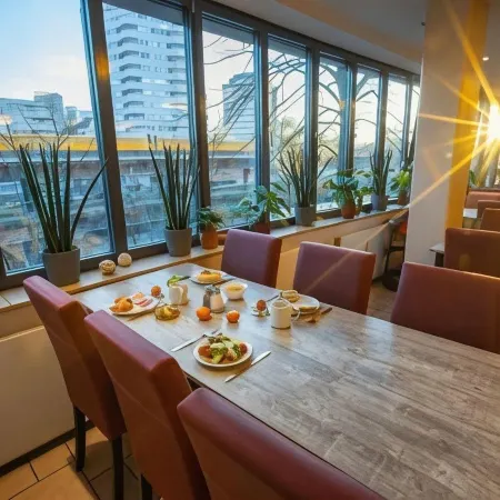 Acama Hotel & Hostel Kreuzberg Отели рядом с достопримечательностью «Конгресс-центр STATION Berlin»