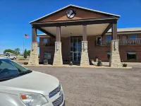 The Lodge at Russell - Russell Inn - Motels