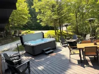 Spacious Newly renovated house with Hot tub, Game Room, Fitness room and more! - 4 tähden