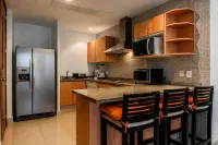 Oasis in Acapulco Apartment for 6 - شقق