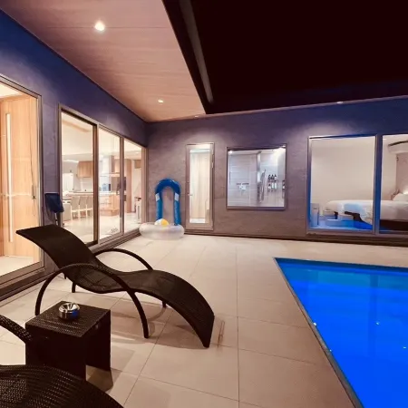 Sakura Villa with Hot Spring Pool