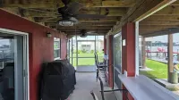 Riverfront Retreat-Private Dock; Fishing, Boating & Peaceful Getaway in Welaka - キッチン