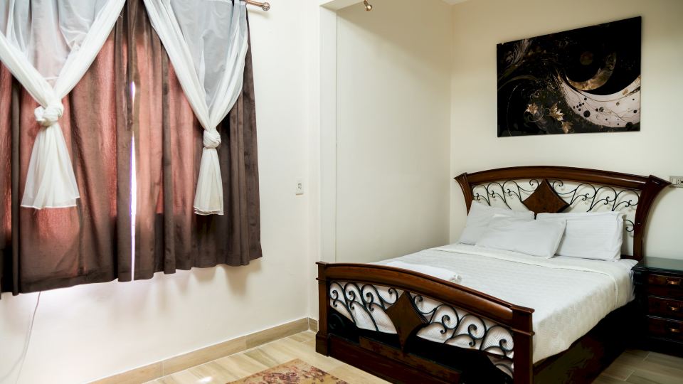 575 · 4BR Townhouse, 3 Bath, TV, Backyard