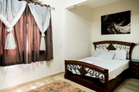 575 · 4BR Townhouse, 3 Bath, TV, Backyard
