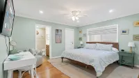 Oceanview home walking distance to beach, pier & short drive to downtown Ventura - 4-Star