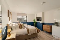 Your Apartment | Clifton Village - مطابخ