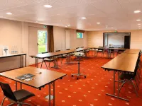 Kyriad Saint-Malo Ouest - Dinard - Bãi đậu xe