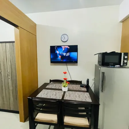 Fancy 1Br Condo Front of MOA IKEA at Shell  ResidencesTower B