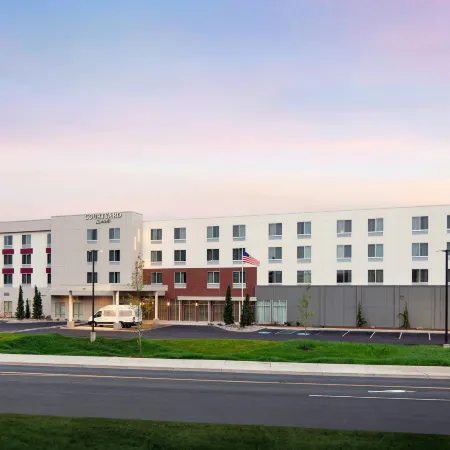 Courtyard Pullman