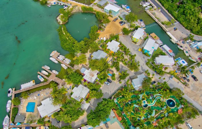 Captain Pip's Marina & Hideaway