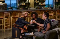 Moxy Charleston Downtown - bar