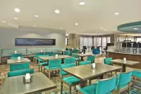 Courtyard by Marriott Gulfport Beachfront - breakfast
