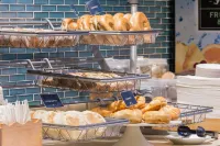 SpringHill Suites Quakertown - breakfast