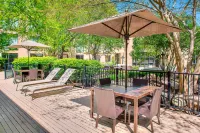 Courtyard by Marriott Ann Arbor - Parkplatz