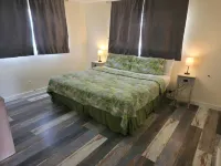 Upper Deck Hotel and Bar - Adults Only - spa