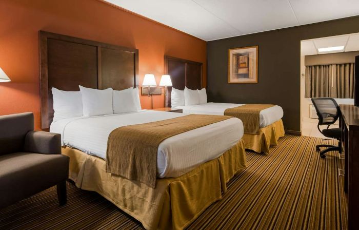 Crossroads Hotel & Event Center