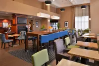 Hampton Inn & Suites by Hilton Tacoma - Parkplatz