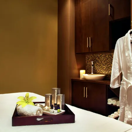 Four Points by Sheraton Calgary Airport
