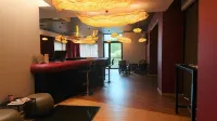 HÔTEL C Suites Chambres Spacieuses - bar
