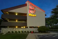 Red Roof Plus+ Washington DC - Manassas - parking
