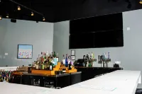 DoubleTree by Hilton Orlando Theme Park Resort - بار
