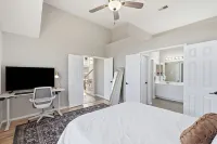 South Asian Inspired 4B Home - Pensionaatit