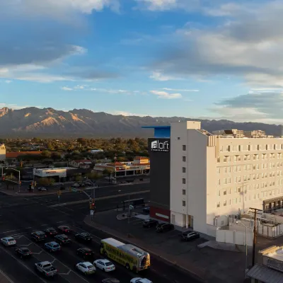 Aloft Tucson University Hotels near Arizona Stadium