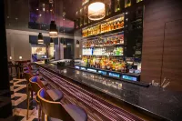 Home Suites Boutique Hotel Freetown - Quầy Bar