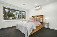 3BR in Caulfield area fully Kosher and renovated - Bungalow