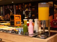 宜必思隆德里納購物中心酒店 - 早餐