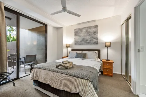 Resort Living < 10mins CBD ~ 2Bed / 2Bath / 1Car - プール